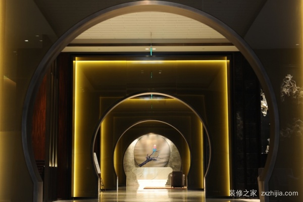 宾馆走廊尽头的房间
