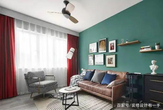 改造47㎡小户型，墨绿+媚红，质感设计美不胜收，两室空间格外大
