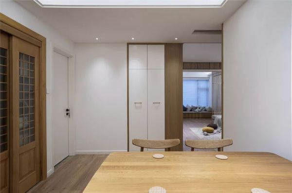 124平的日式风三居室，有木色和白色就非常好看了