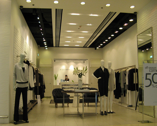服装店装修如何选择地板？