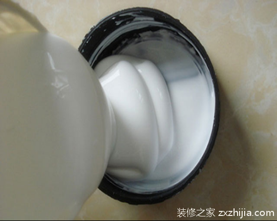 甲醛的来源4、胶水