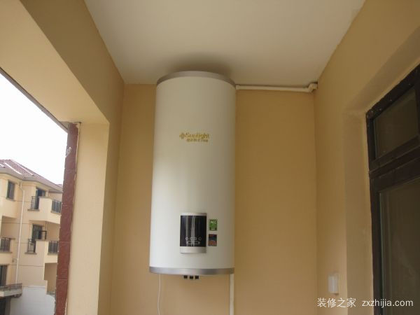 壁挂式太阳能热水器