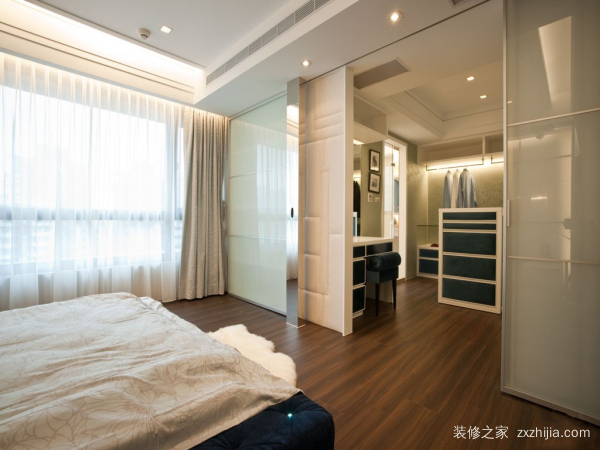 客厅卧室隔断
