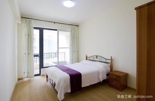 卧室有阳台怎么装修