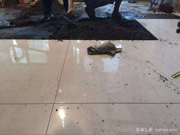 瓷砖空鼓