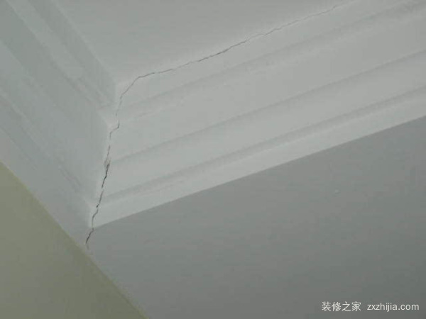墙面裂缝如何修补