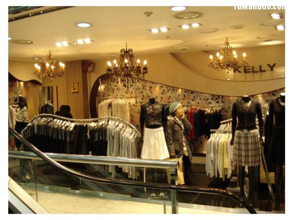 30平米服装店装修
