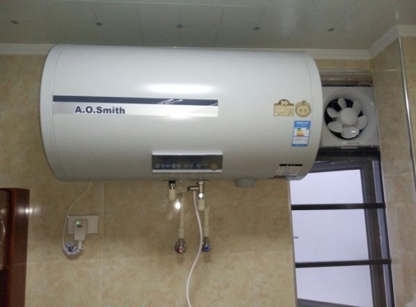 空气源热水器