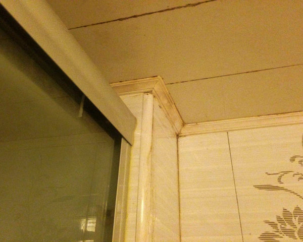 天花板漏水