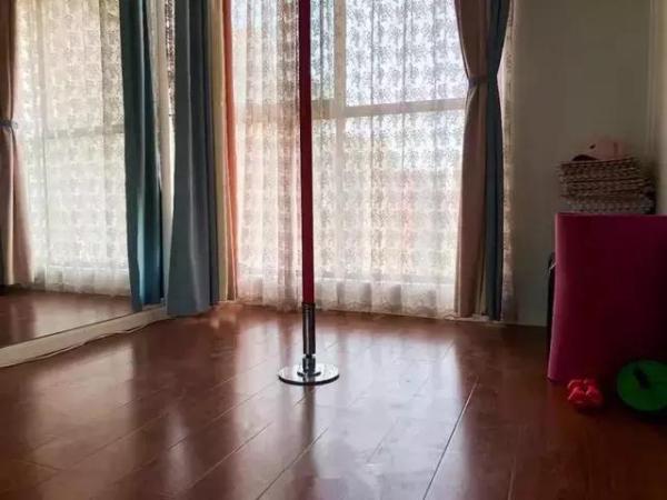 舞房墙面设计
