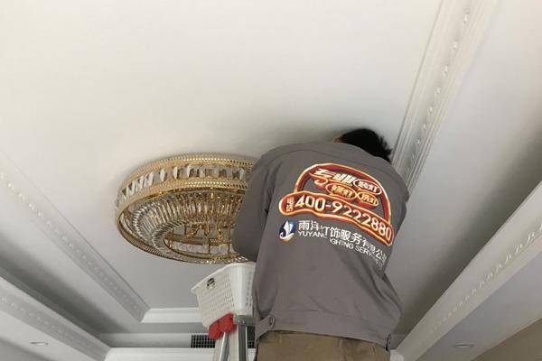 吸顶灯怎么换灯泡